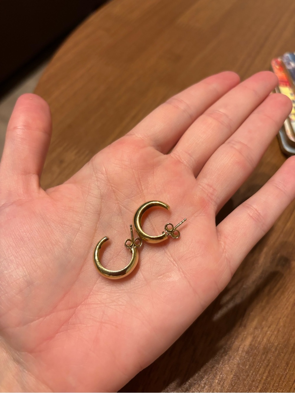 Mejuri Polished Gold Dome Huggie Earrings - Picture 5 of 7